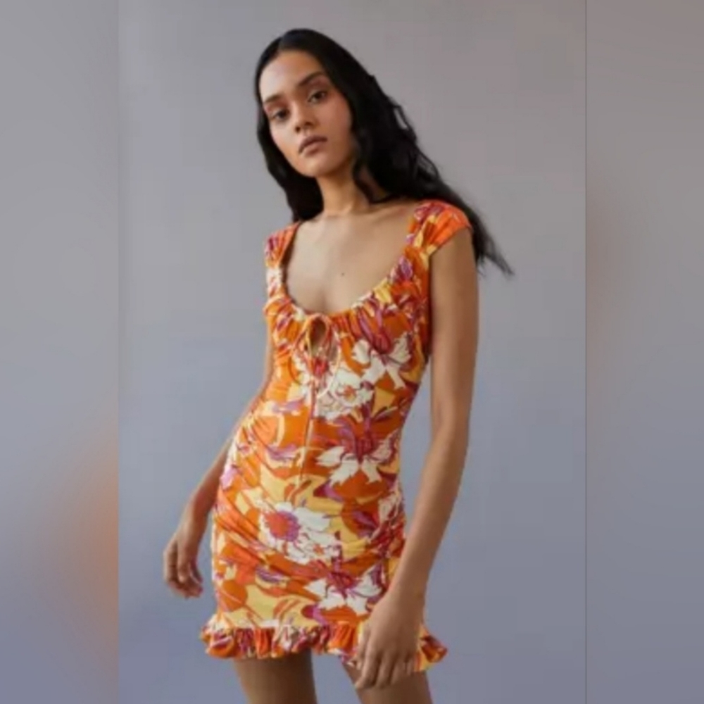 Urban Outfitters Eve Lilly Estampado Ruffle Mini Vestido | Size M | NWOT Rare